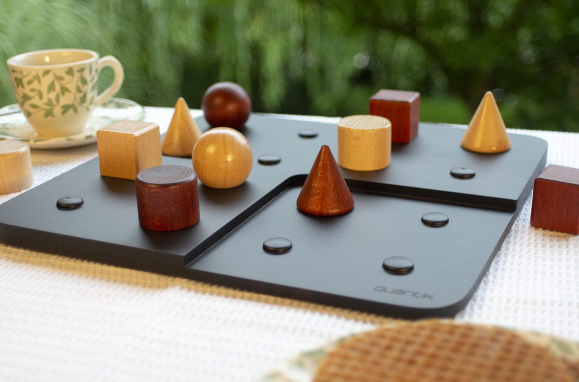 Quantik (MLV) Board Game - Image 2